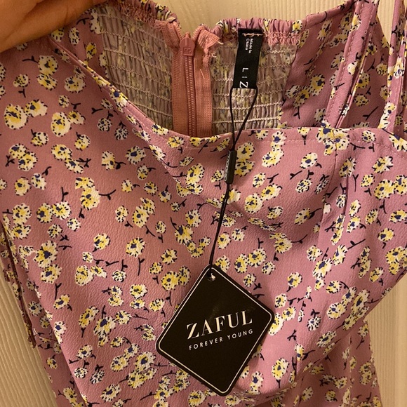 BRAND NEW mini lilac flower style dress with sect tie straps. - Picture 2 of 3